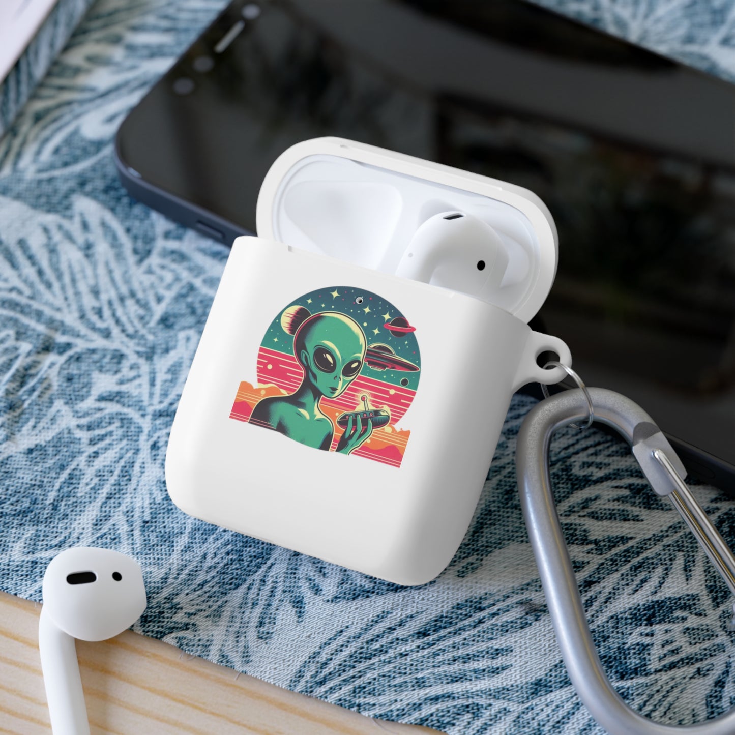 Retro Alien Design J&S AirPods and AirPods Pro Case Cover