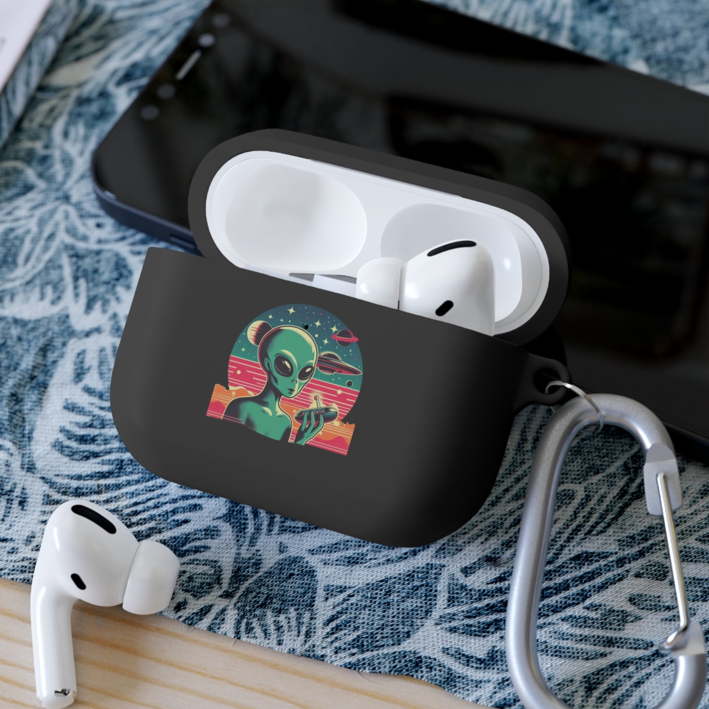 Retro Alien Design J&S AirPods and AirPods Pro Case Cover