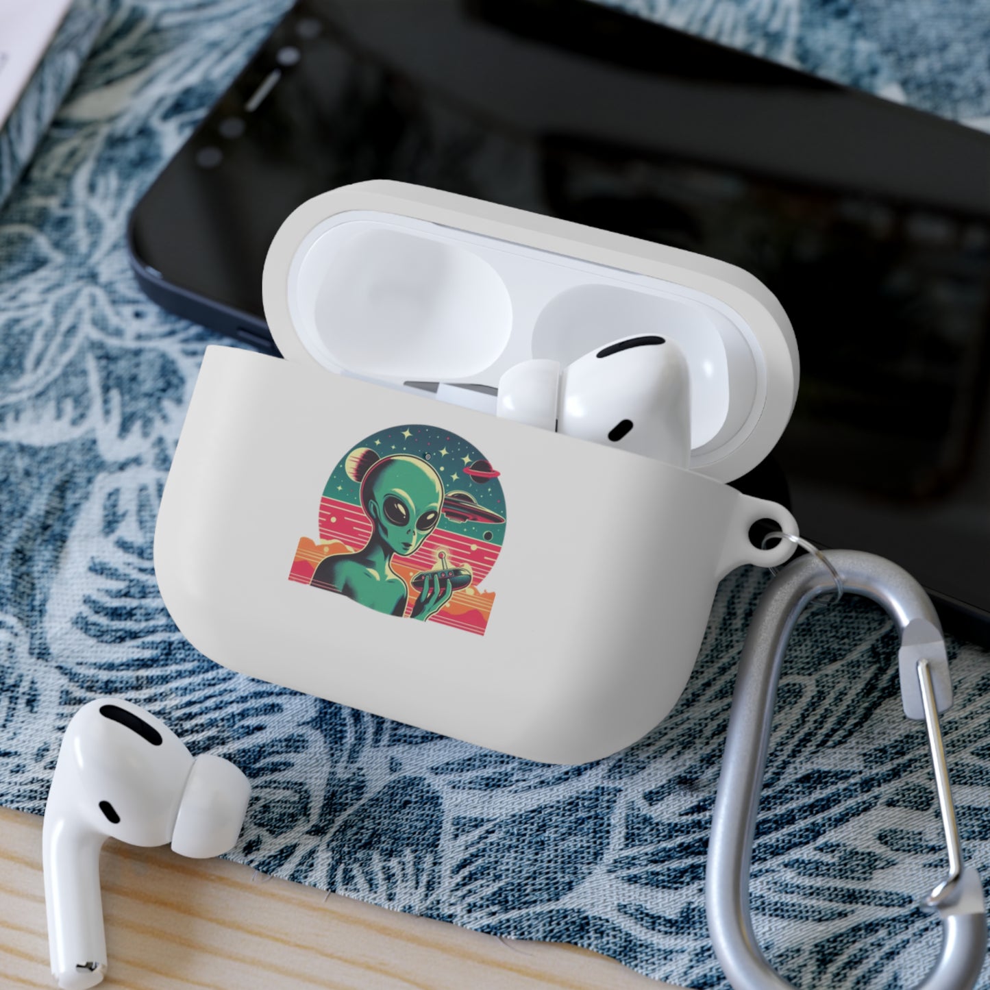 Retro Alien Design J&S AirPods and AirPods Pro Case Cover